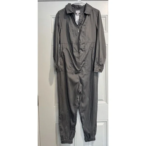 Woven Long Sleeve Jumpsuit - Isabel Maternity by Ingrid & Isabel XS Pregnancy - Picture 2 of 6